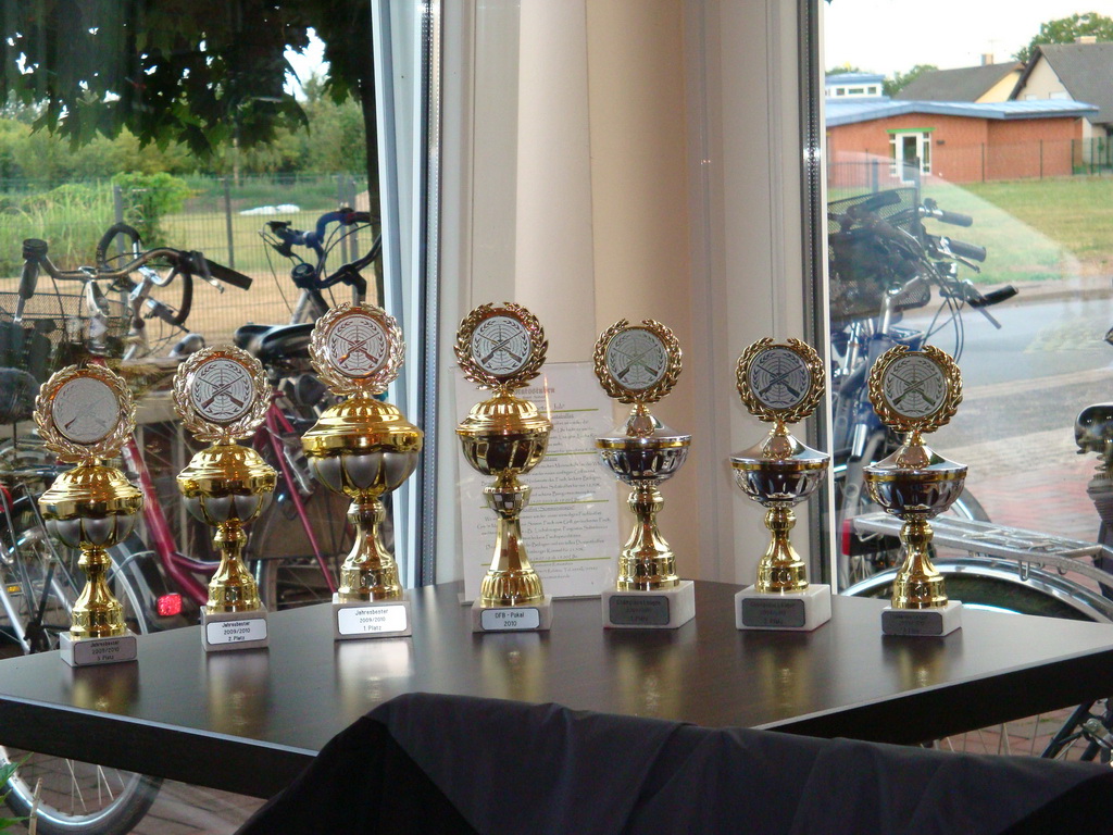 Eine stattliche Zahl von Pokalen wurde vergeben.