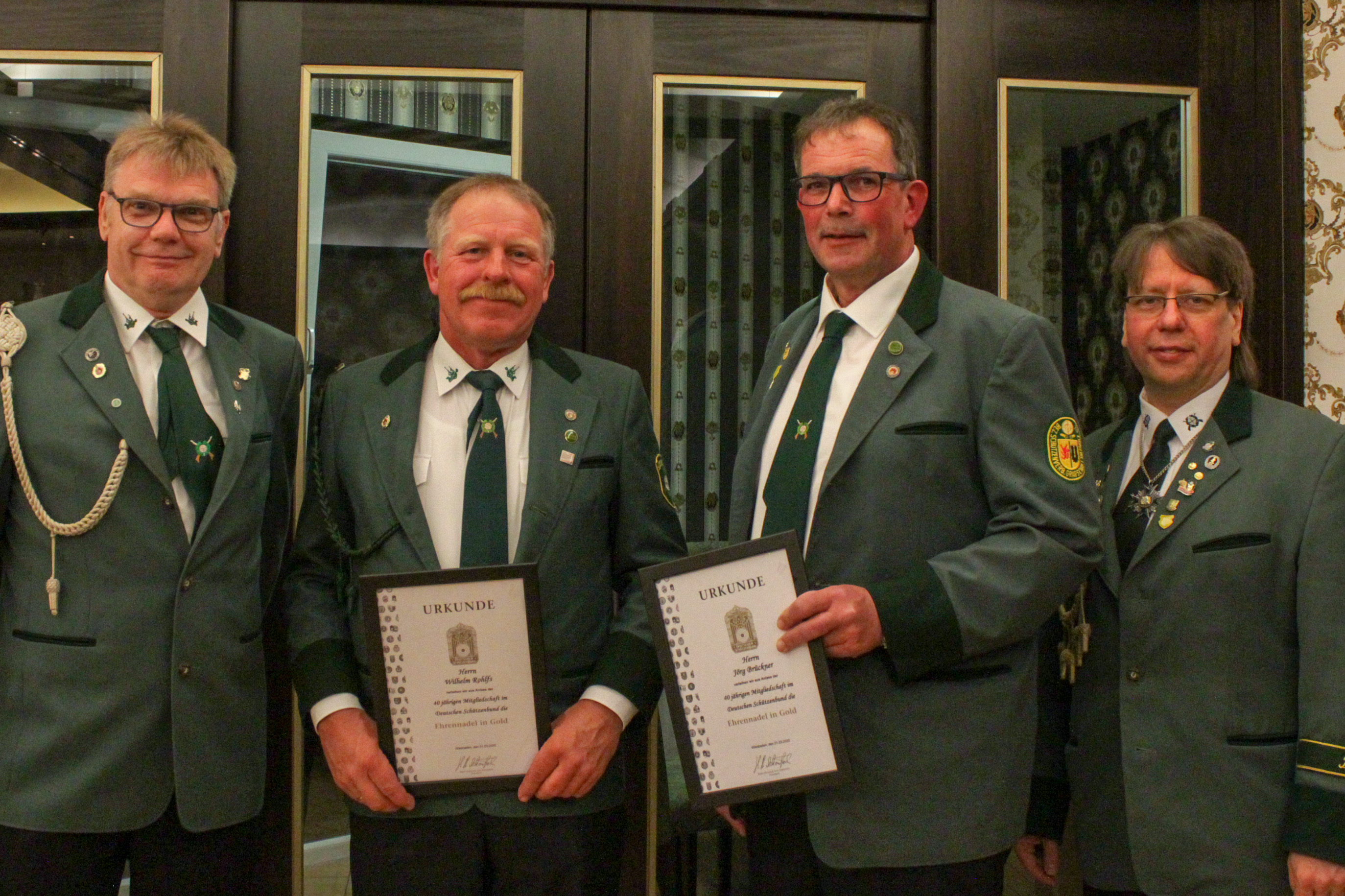 Nachträglich für 40 Jahre Mitgliedschaft im Verein wurden Reinhard Schmidt, Wilhelm Rohlfs, Jörg Brückner geehrt.